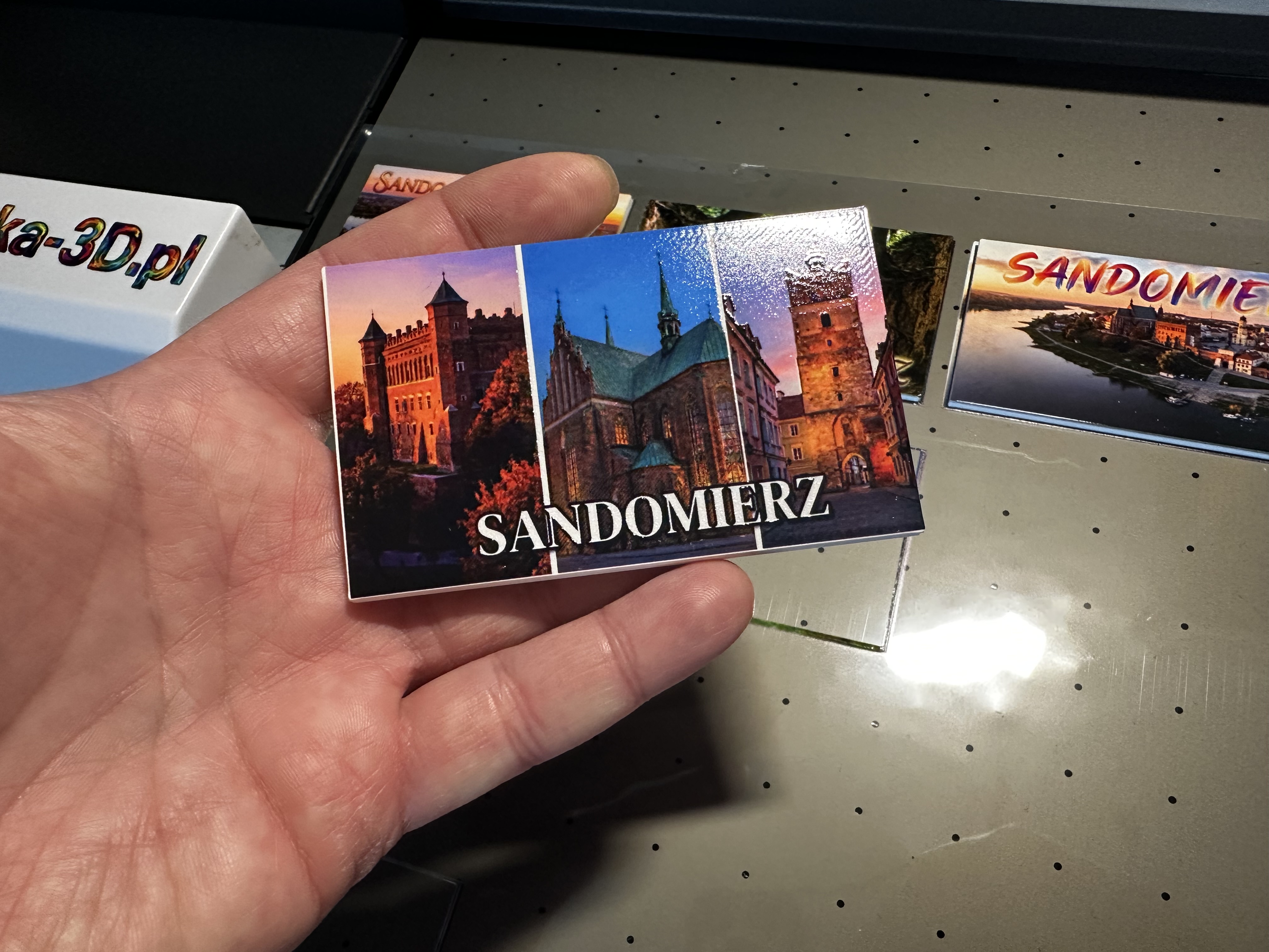 Magnesy na zamówienie firmowe i z logo