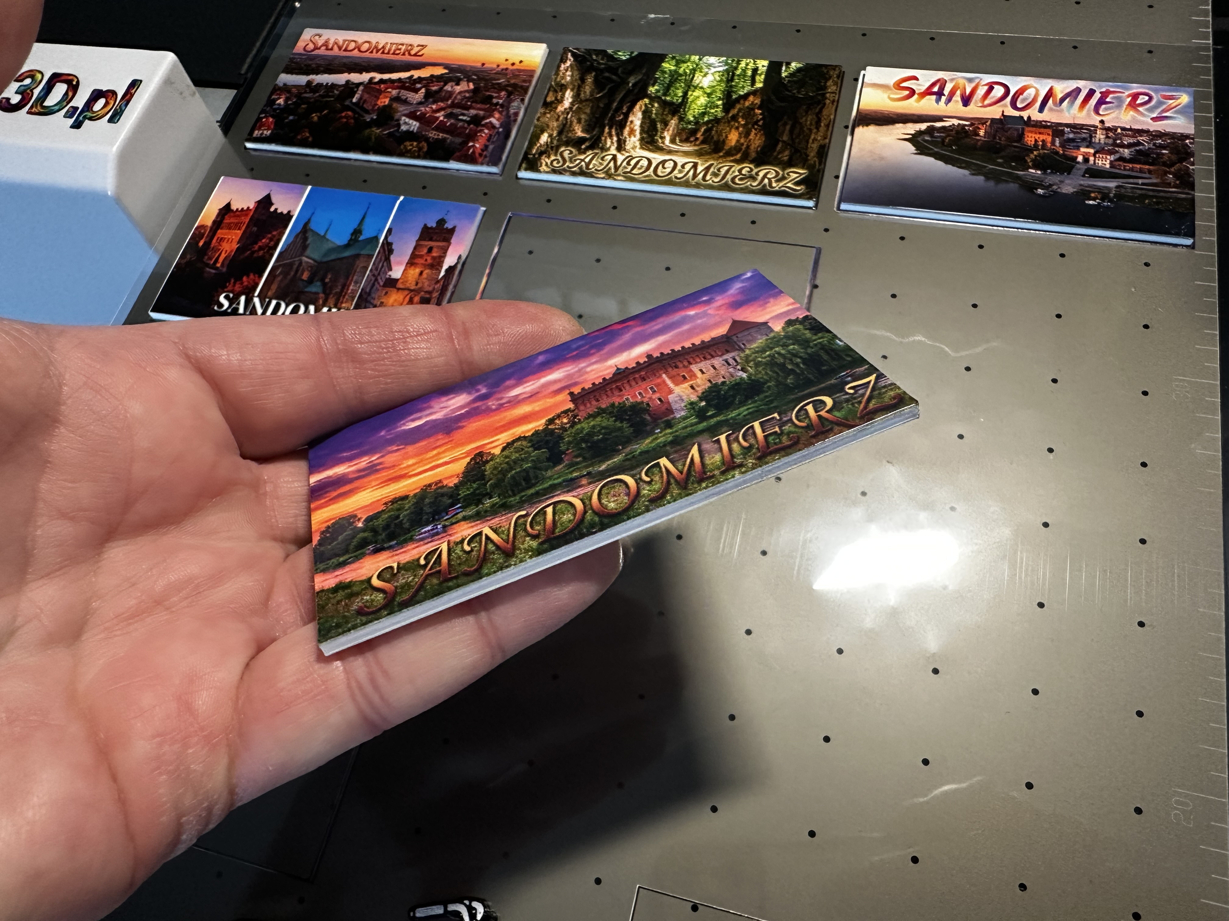 Wytrzymałe magnesy 3D UV